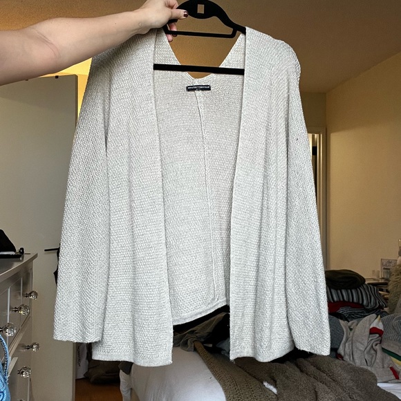 Brandy Melville Cardigan - Picture 2 of 3